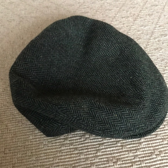 kevin and howlin caps